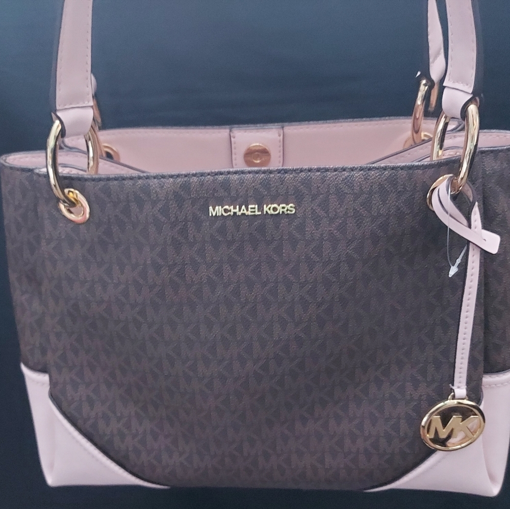 Micheal Kors Purse